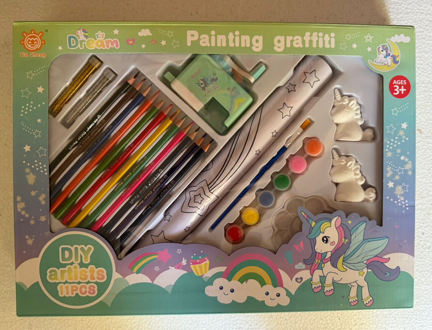 PAINTING GRAFFITI